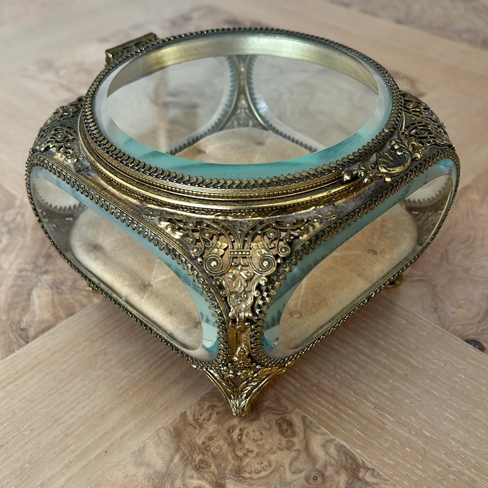 Vintage Antique Jewellery Box Brass and bevelled Glass Velvet bottom Inside - Picture 4 of 7